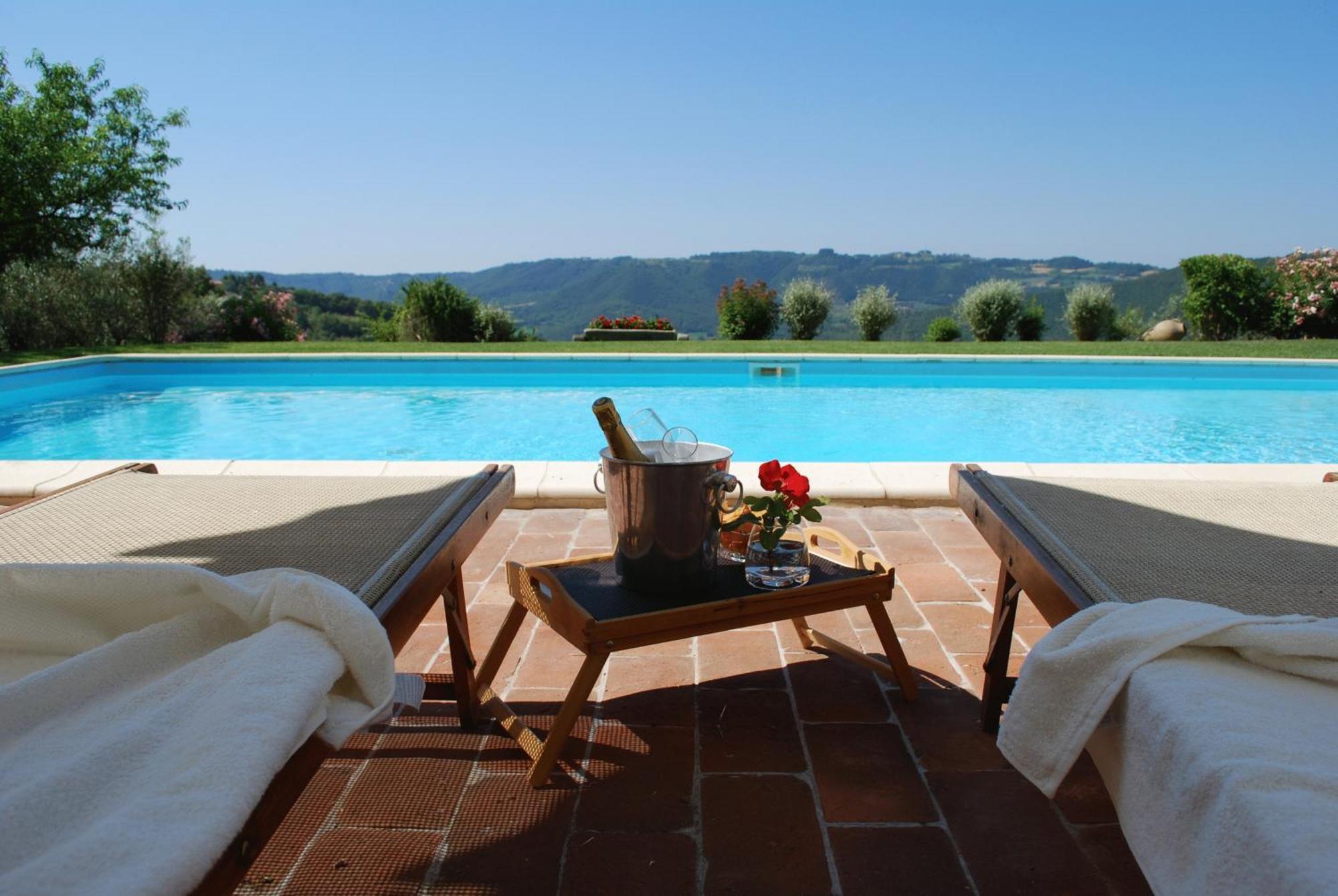 Il Poggiolo Di Parrano Guest House Ngoại thất bức ảnh
