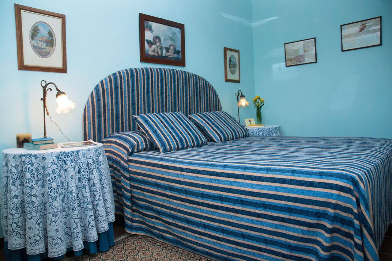 Il Poggiolo Di Parrano Guest House Ngoại thất bức ảnh