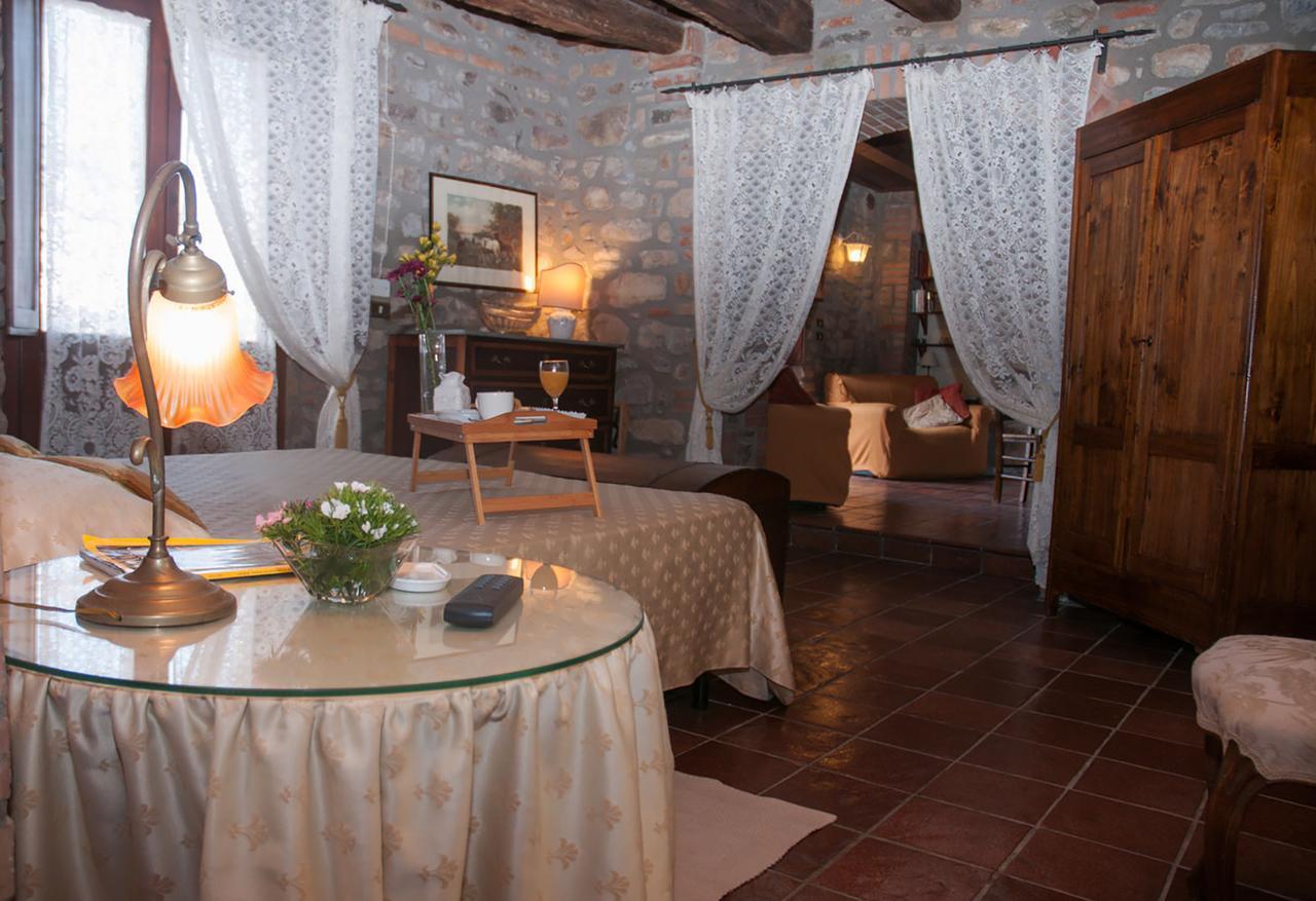 Il Poggiolo Di Parrano Guest House Ngoại thất bức ảnh