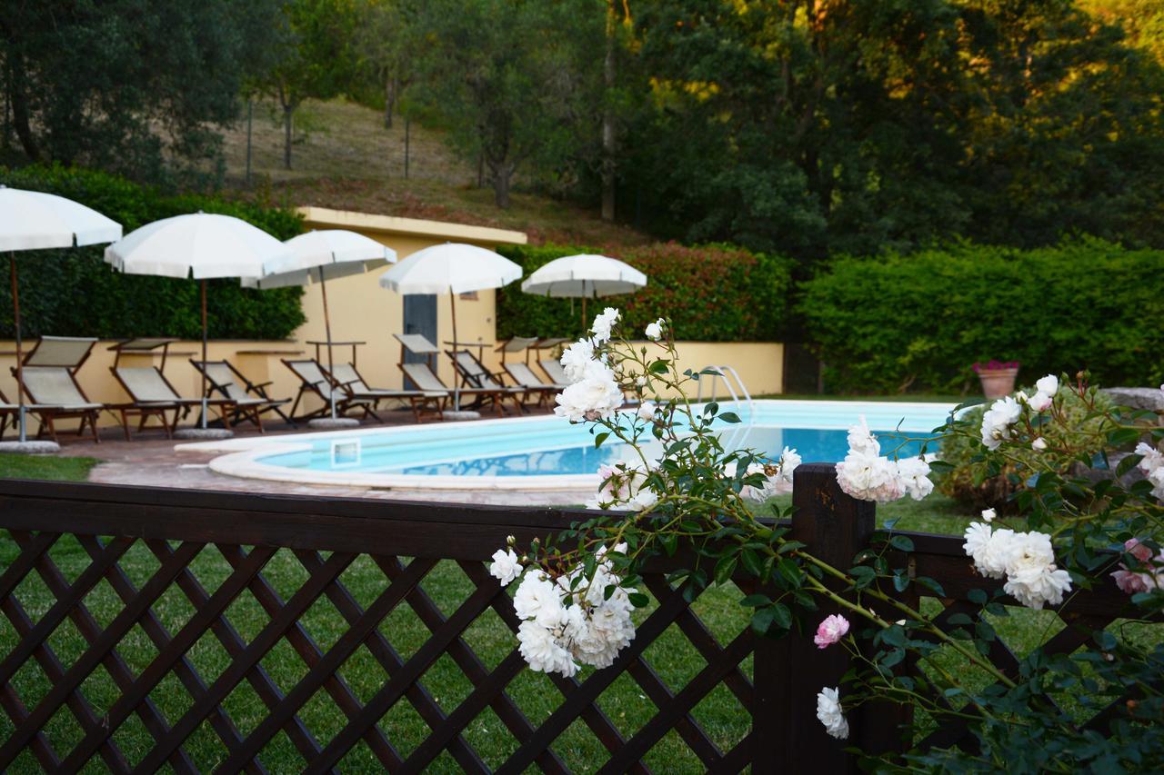 Il Poggiolo Di Parrano Guest House Ngoại thất bức ảnh