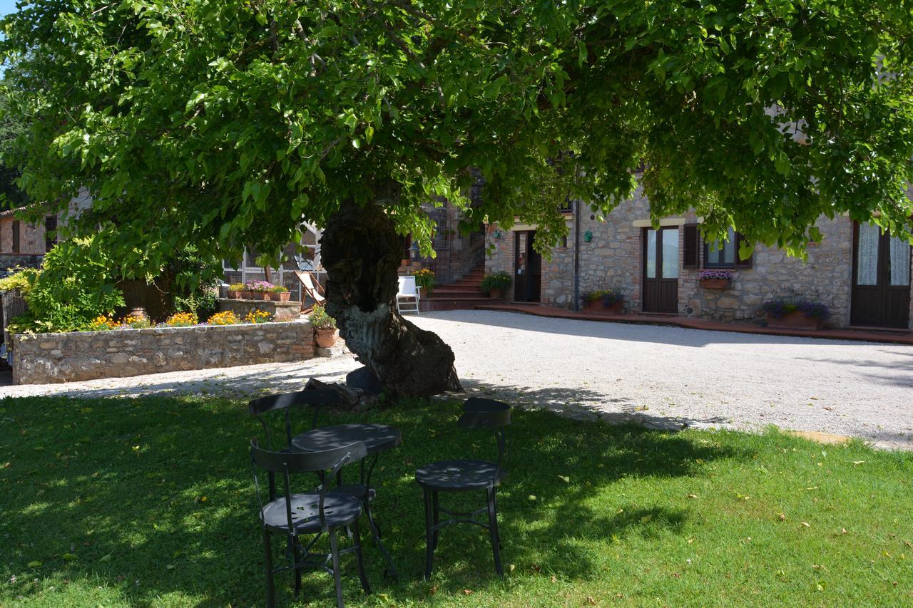 Il Poggiolo Di Parrano Guest House Ngoại thất bức ảnh