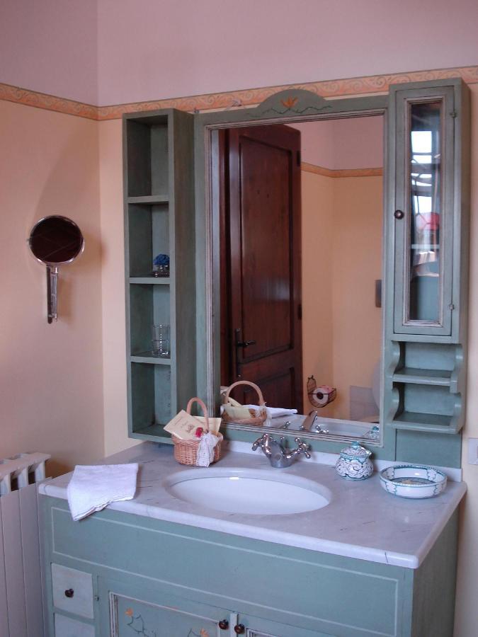 Il Poggiolo Di Parrano Guest House Ngoại thất bức ảnh